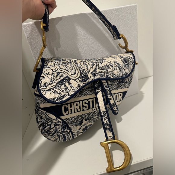 Christian Dior Canvas Embroidered Toile de Jouy Saddle shoulder Bag Blue - Picture 6 of 13
